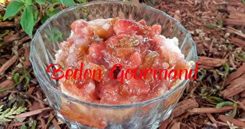 Pouding aux fraises et rhubarbe