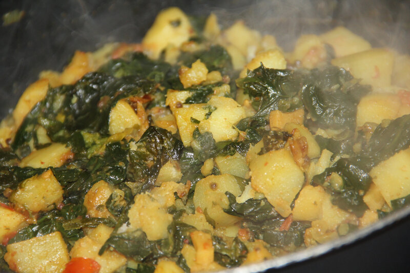 ALOO PALAK (POMMES DE TERRE ET EPINARDS A L'INDIENNE)