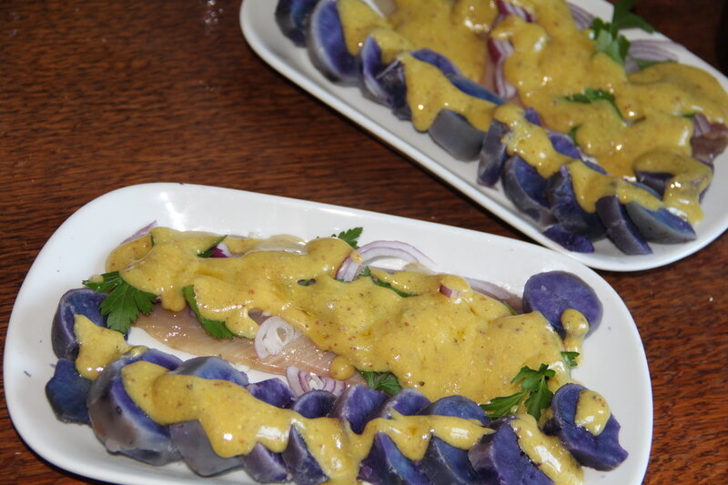 ASSIETTE DE POMMES DE TERRE VITELOTTES AUX HARENGS FUMES