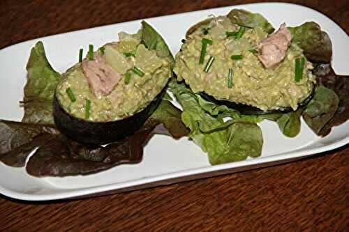 AVOCATS FARCIS AU FOIE DE MORUE