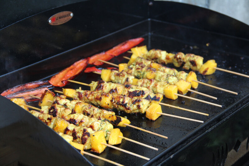 BROCHETTES COLOMBO MANGUE A LA PLANCHA