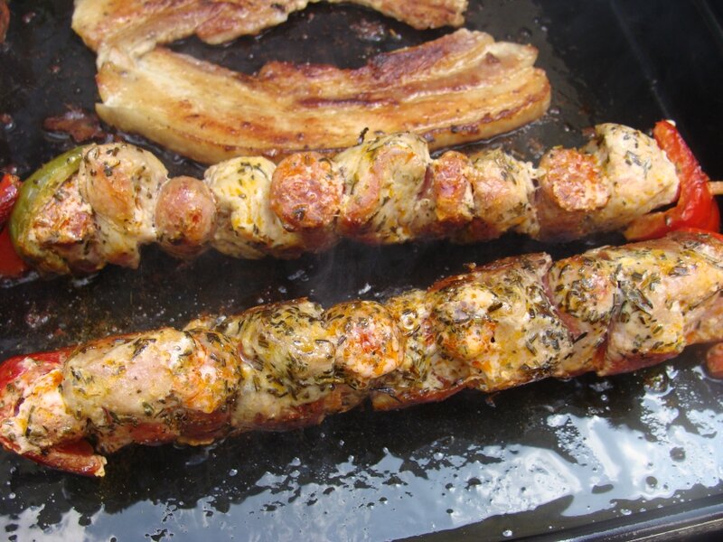 BROCHETTES DE PORC ET MERGUEZ