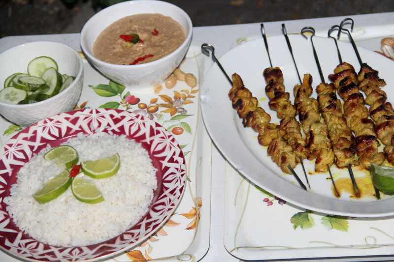 BROCHETTES DE YAKITORIS DE VEAU SAUCE SATAY "MAISON" A LA PLANCHA