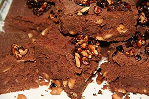 BROWNIE AUX CACAHUETES CARAMELISEES