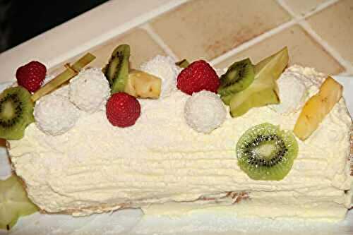 BUCHE FRUITS EXOTIQUES, NOIX DE COCO ET SA CREME MASCARPONE AUX FRUITS DE LA PASSION