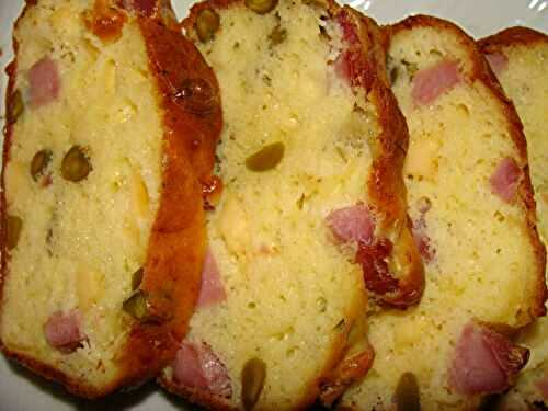 CAKE JAMBON EDAM PISTACHES