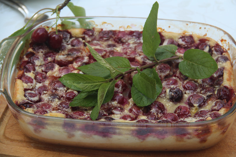 CLAFOUTIS AUX CERISES, LAIT ET PUREE D'AMANDES