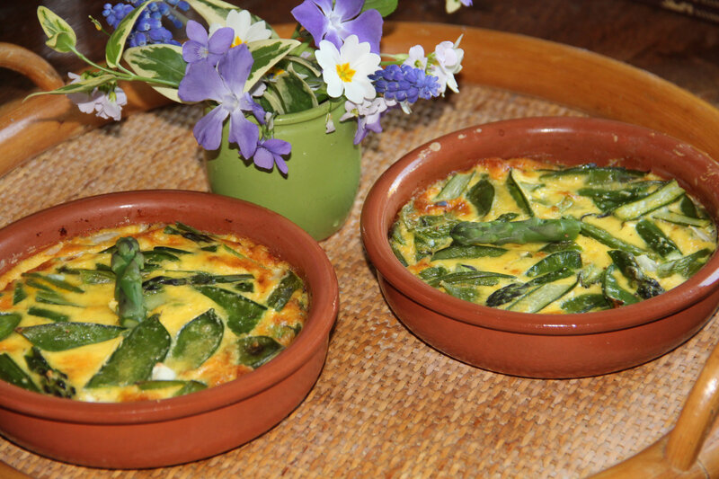 CLAFOUTIS D'ASPERGES ET POIS GOURMANDS