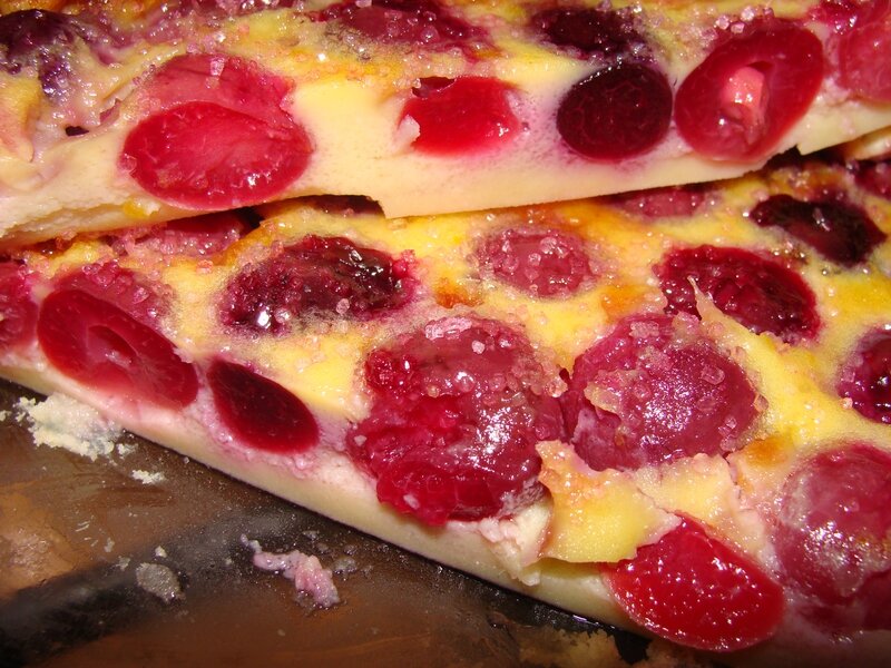 CLAFOUTIS DU LIMOUSIN AUX CERISES DU JARDIN