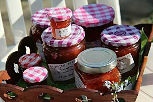 CONFITURE DE RHUBARBE, FRAISES GARIGUETTE ET POMMES A LA VANILLE