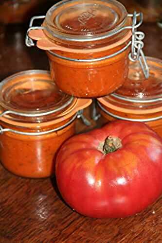 COULIS DE TOMATES AU BASILIC ET A L'AIL