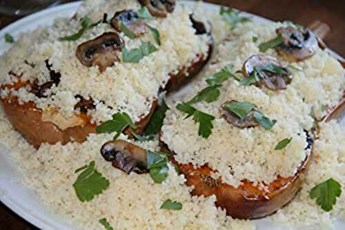 COURGE BUTTERNUT VEGETARIENNE FARCIE A LA SEMOULE ET AUX CHAMPIGNONS