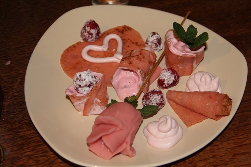 CREPES ROSES DES AMOUREUX