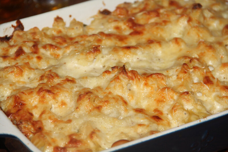 CUISINER DES RESTES GRATIN DE CHAPON AUX PATES ET AUX CHAMPIGNONS, SAUCE BECHAMEL