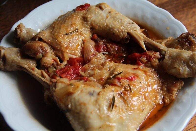 CUISSES DE POULET AUX TOMATES ET A LA BIERE