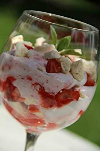 ETON MESS DESSERT RAPIDE AUX FRAISES