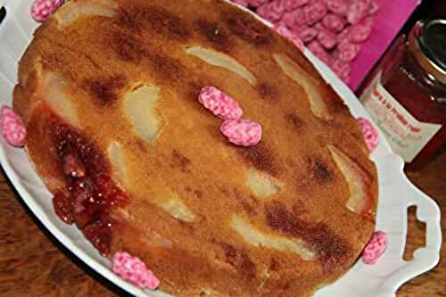 GATEAU LYONNAIS AUX POIRES ET PRALINES ROSES