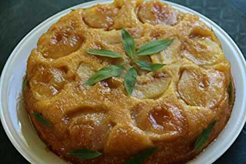 GATEAU RENVERSE AUX PECHES BLANCHES ET AU MIEL DE TOURNESOL DU GATINAIS