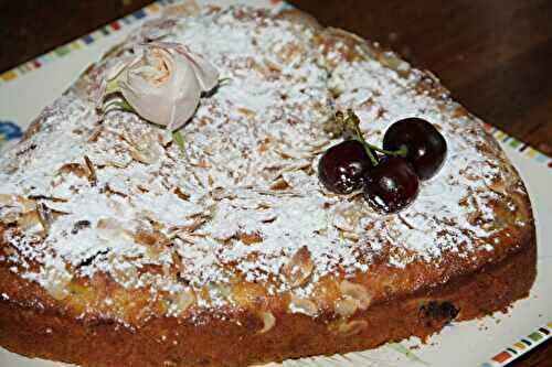 GATEAU TOUT TENDRE ET TOUT MOELLEUX AUX CERISES