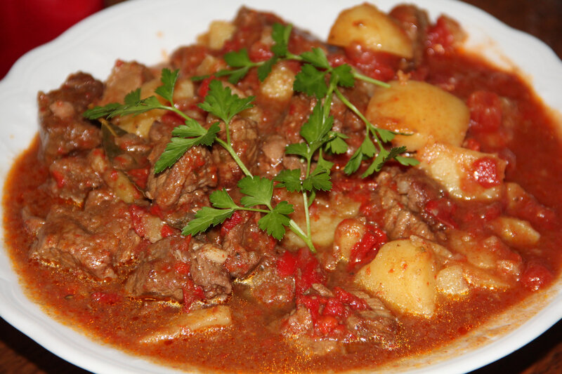 GOULASH DE BOEUF AUX POMMES DE TERRE