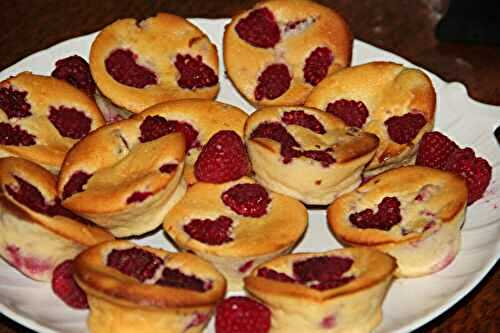 MUFFINS AU FROMAGE BLANC ET AUX FRAMBOISES