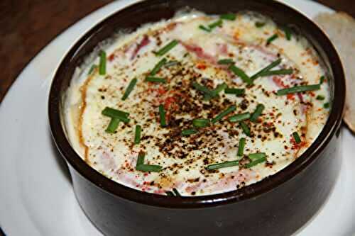 OEUFS COCOTTE JAMBON ET SAINT-NECTAIRE