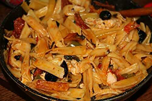 ONE POT PASTA CHORIZO, POULET, TOMATES, POIVRON, EPINARDS