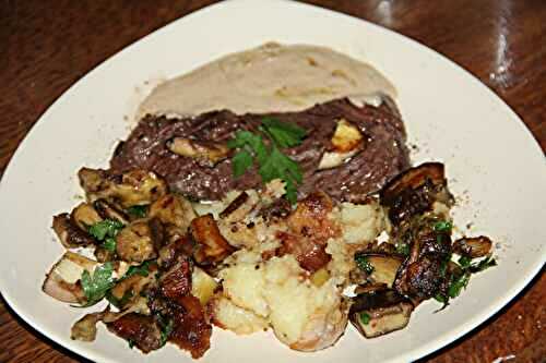 ONGLETS DE BOEUF SAUCE CREMEE, FRICASSEE DE CEPES AIL ET PERSIL, POMMES DE TERRE SAUTEES A L'AIL