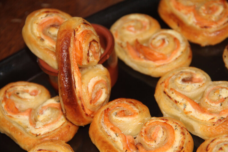 PALMIERS DE SAUMON FUME AU FROMAGE FRAIS