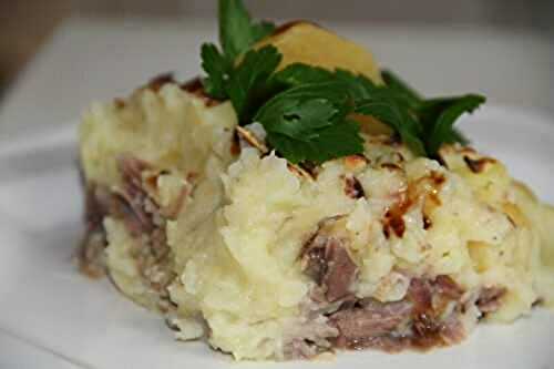 PARMENTIER DE CANARD CONFIT POMMES DE TERRE NAVETS BLONDS AUX NOISETTES