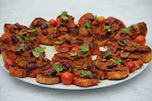 PETITS PAINS PERDUS A LA TOMATE ET SAUCE PUTTANESCA