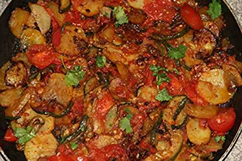 POELEE DE COURGETTES ET TOMATES AUX EPICES