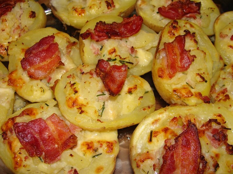 POMMES DE TERRE FARCIES CANTAL ET PANCETTA