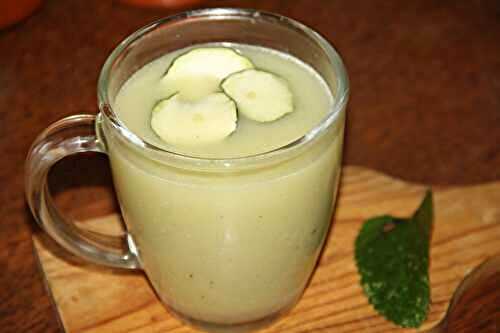 POTAGE CHAUD DE CONCOMBRES A LA MENTHE