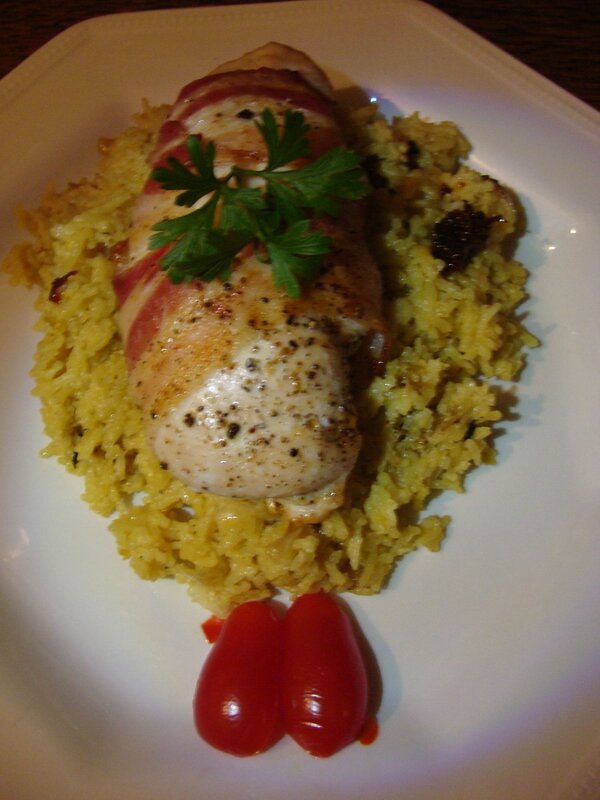 POULET ROULE AU LARD, RIZ PILAF