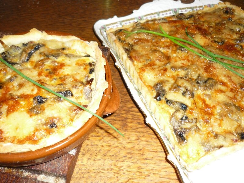 QUICHE LARDONS, CHAMPIGNONS DE PARIS FRAIS ET COMTE, PATE AUX PETITS SUISSES