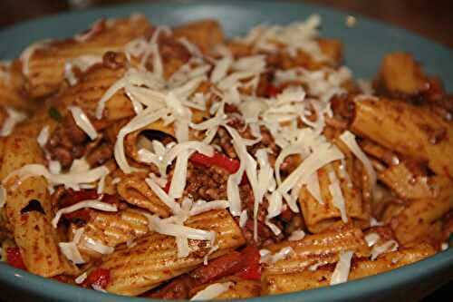 RIGATONI AUX LEGUMES ET BOEUF HACHE