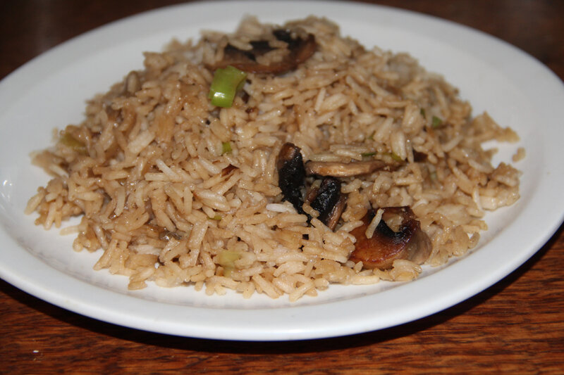 RIZ SAUTE AUX ECHALOTES, AUX CHAMPIGNONS ET AUX POIREAUX