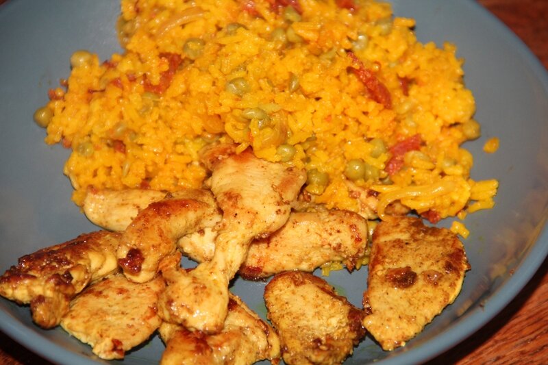 RIZ SAUTE, POULET EPICE, ACCENTS HISPANIQUES