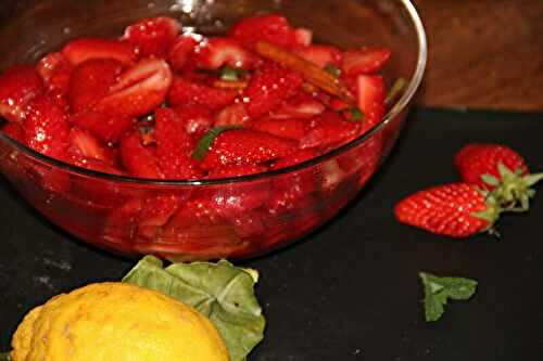 SALADE DE FRAISES A L'ORIENTALE