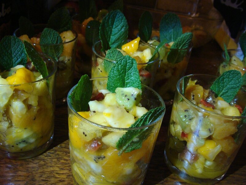 SALADE DE FRUITS EXOTIQUES FRAIS, FRUITS SECS ET EPICES