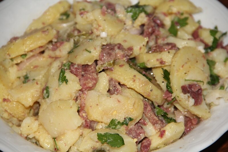 SALADE DE POMMES DE TERRE AU BOEUF, ECHALOTES ET CORNICHONS