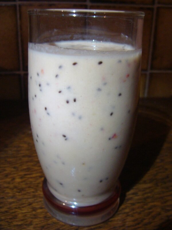 SMOOTHIE BANANE KIWI FRAMBOISE BOISSON AMANDES CARAMEL SALE