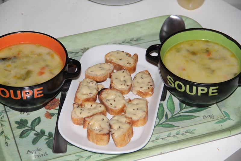 SOUPE PAYSANNE ET SES TARTINES AU MUNSTER ET CUMIN