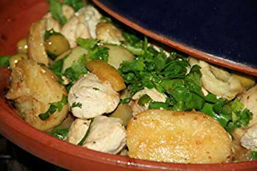 TAJINE DE POULET AUX FONDS D'ARTICHAUTS, OLIVES ET AMANDES, MIEL ET EPICES