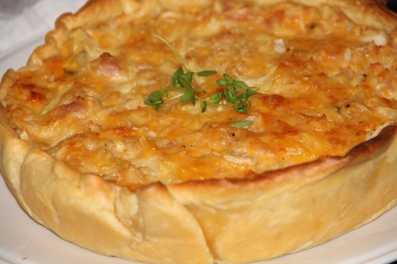 TARTE AU CHEDDAR, POMMES DE TERRE ET JAMBON