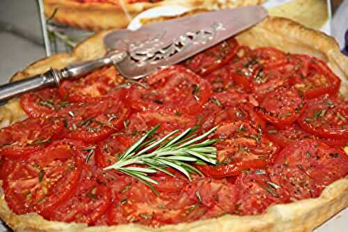 TARTE AUX TOMATES, CHUTNEY DE MANGUES ET CHEDDAR