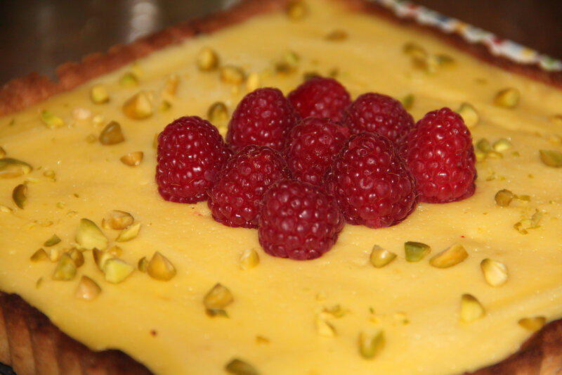 TARTE CREME DE CITRON, ZESTES DE CITRON CONFITS ET FRAMBOISES