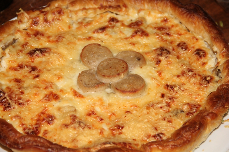 TARTE FEUILLETEE AUX BOUDINS BLANCS, SAUCE BECHAMEL AUX CHAMPIGNONS