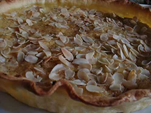 TARTE LEGERE AUX POIRES ET AUX AMANDES